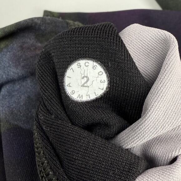 Lululemon Wunder Under Crop Luxtreme 21" In Aura Dark Chrome Multi Size 2 - Picture 8 of 8